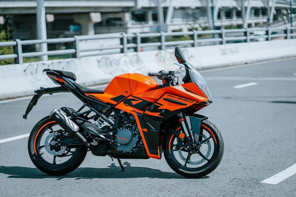 Ktm rc 209 deals price